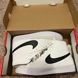 Nike Blazer Mid